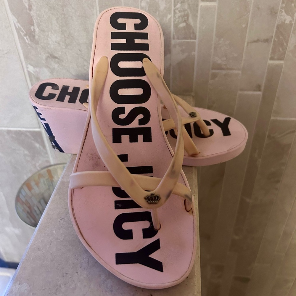 Juicy Couture Light Pink Platform Flip Flop Sandals